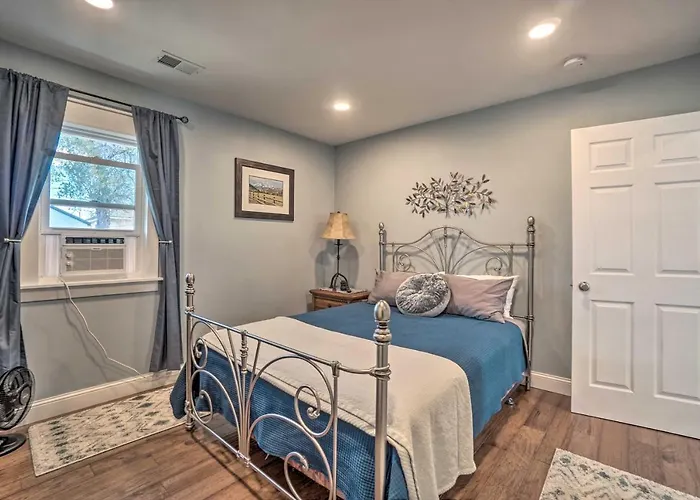 Charming ~ 1 Mi To Downtown! Cheyenne