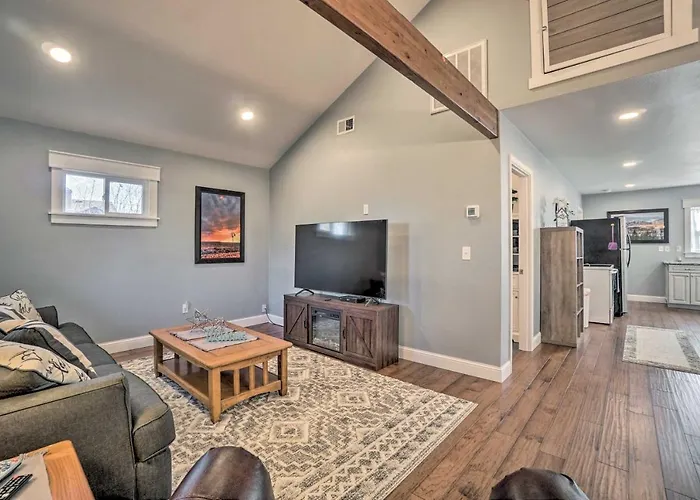 Charming ~ 1 Mi To Downtown! Cheyenne