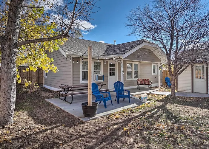 Charming ~ 1 Mi To Downtown! Holiday home Cheyenne